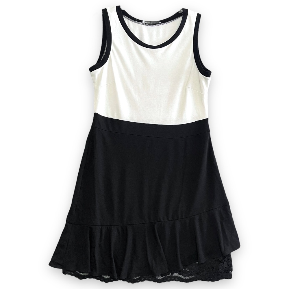 Black and White Dress with Lace Design Underneath‎ Women's Size Large 14-16